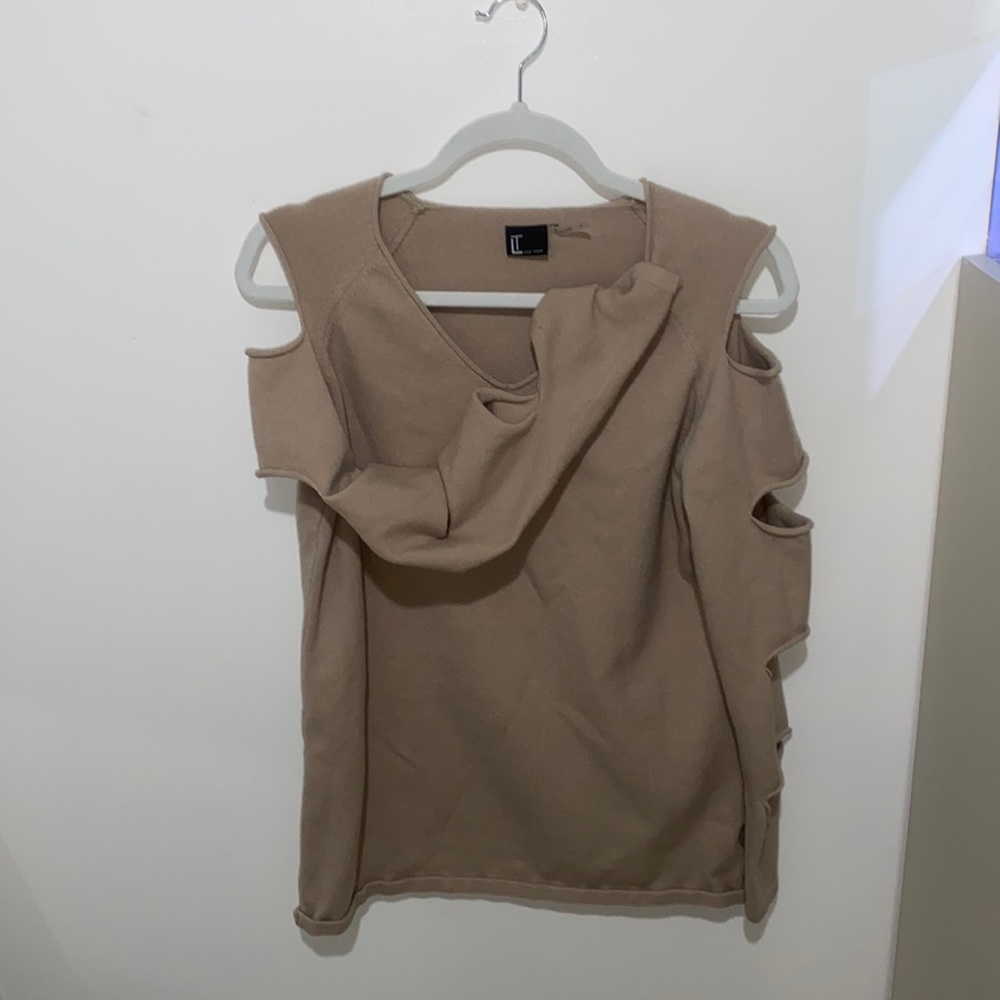 Love token sweater